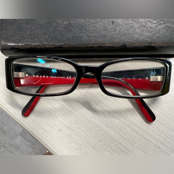 Prada Línnea Roja prescription glasses. - Picture 6 of 11